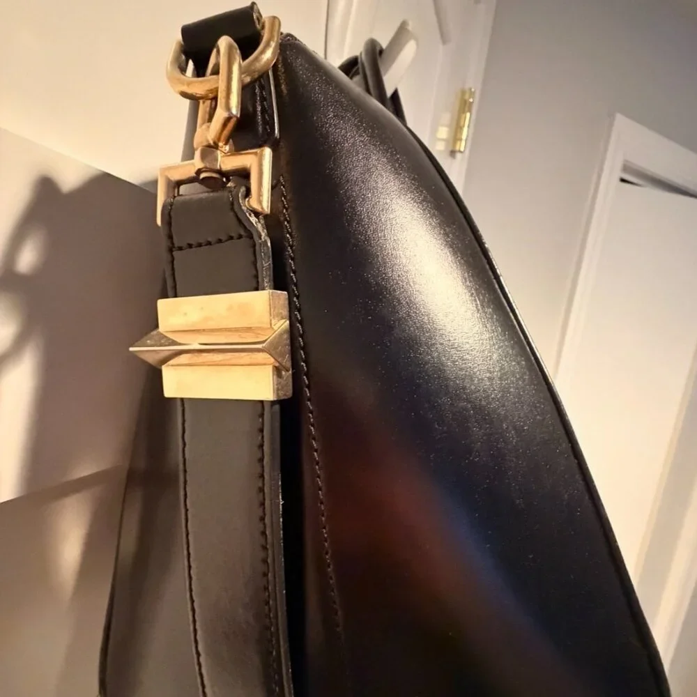 100% Authentic Antigona Medium Bag-Black with Gold Hardware - Picture 2 of 9